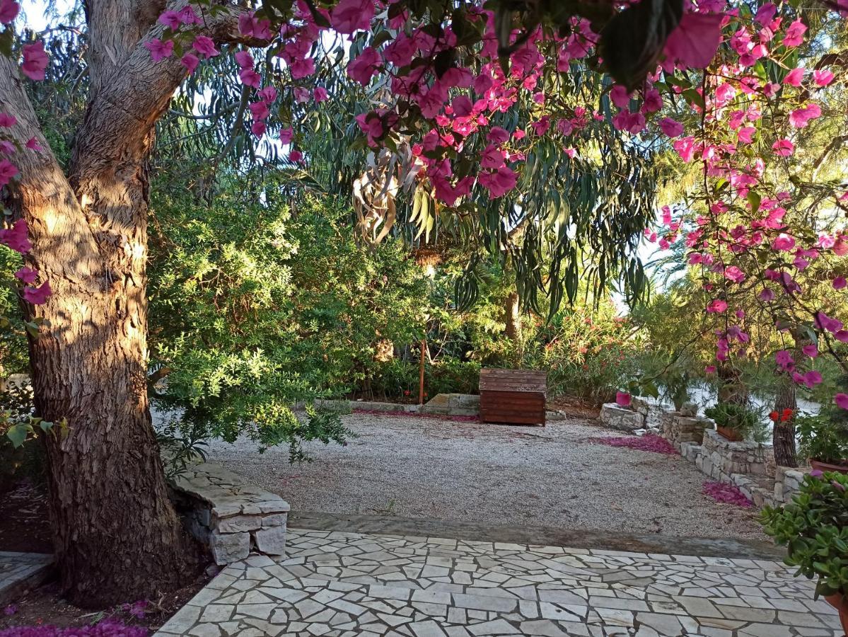 Villa Beatrice Serranova Kültér fotó